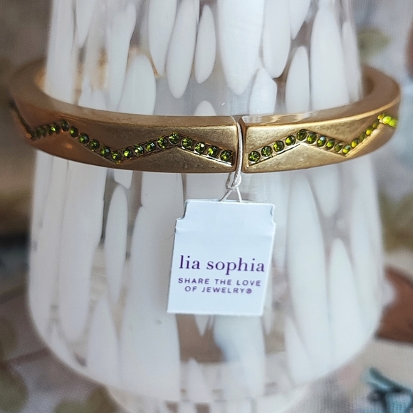 Lia Sophia Matte Brass Peridot Rhinestone August Birthstone Birthday Bracelet - Picture 3 of 7